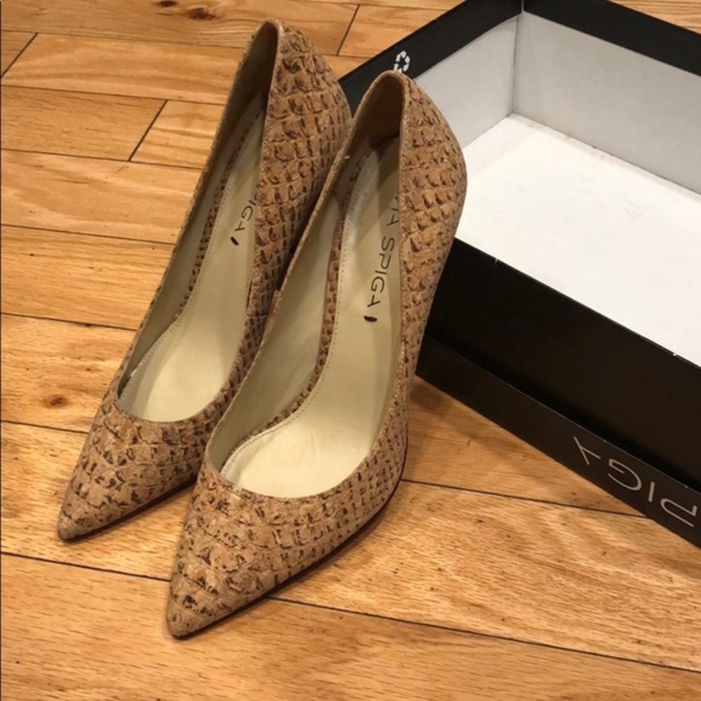 Via Spiga 3 1/2 inch High Heel- Brand New. Size 7